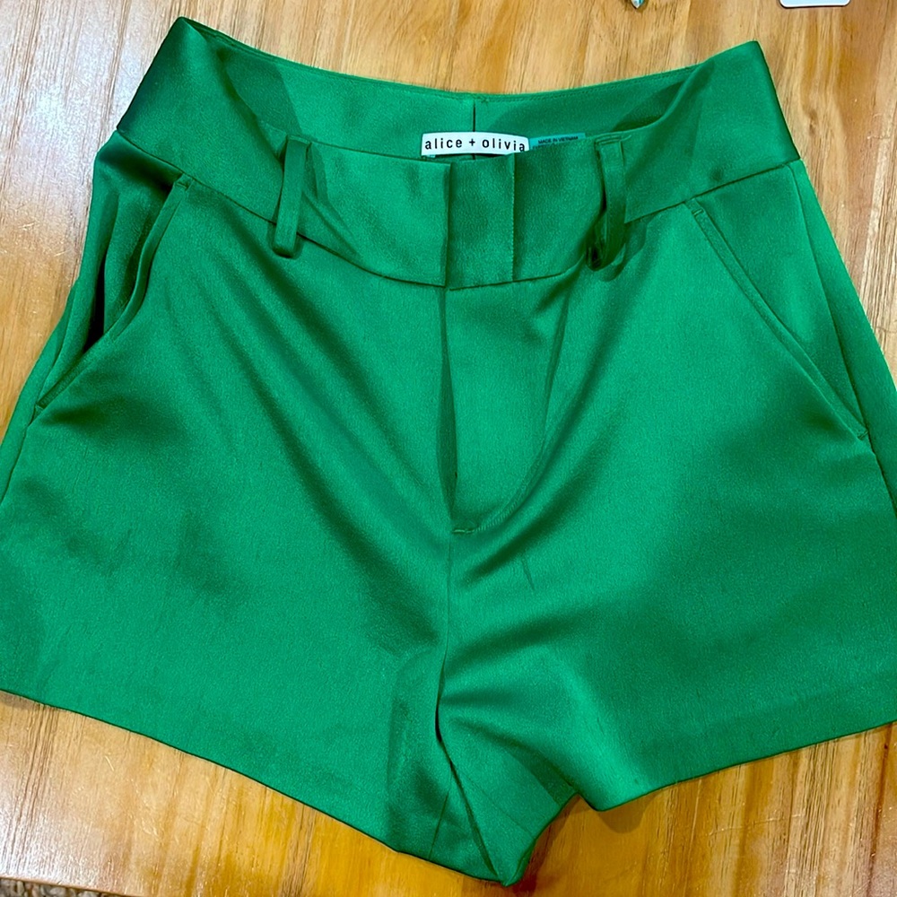 Alice and Olivia shorts green
